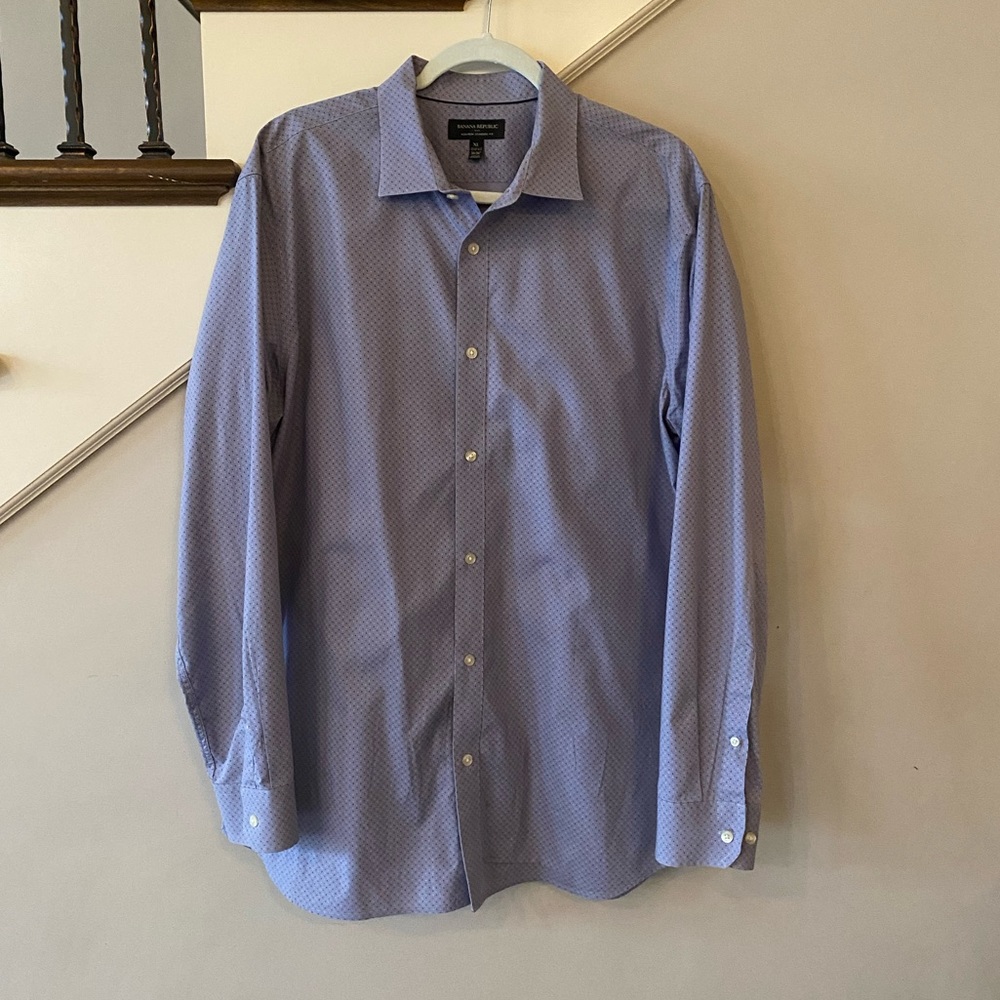 Men’s Banana Republic Non Iron Dress Shirt. Size XL (17-17 1/2/35-36)